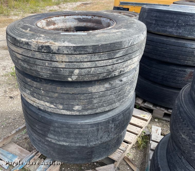 image for item IJ9715 (8) 11R22.5 tires and wheels