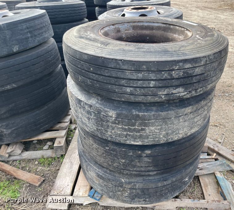 image for item IJ9715 (8) 11R22.5 tires and wheels