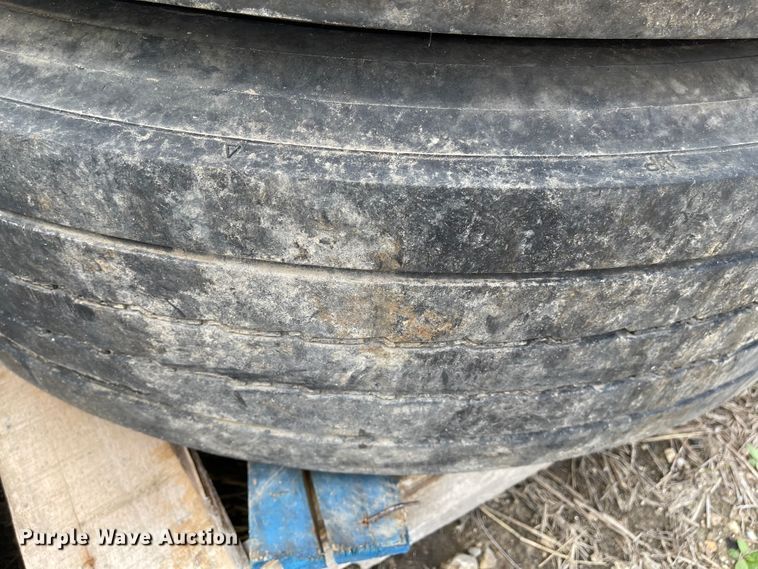 image for item IJ9715 (8) 11R22.5 tires and wheels