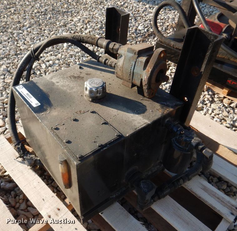 image for item IM9585 Hydraulic tank