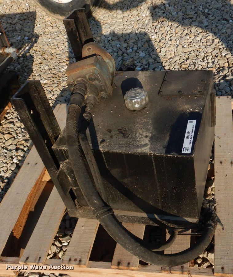 image for item IM9585 Hydraulic tank