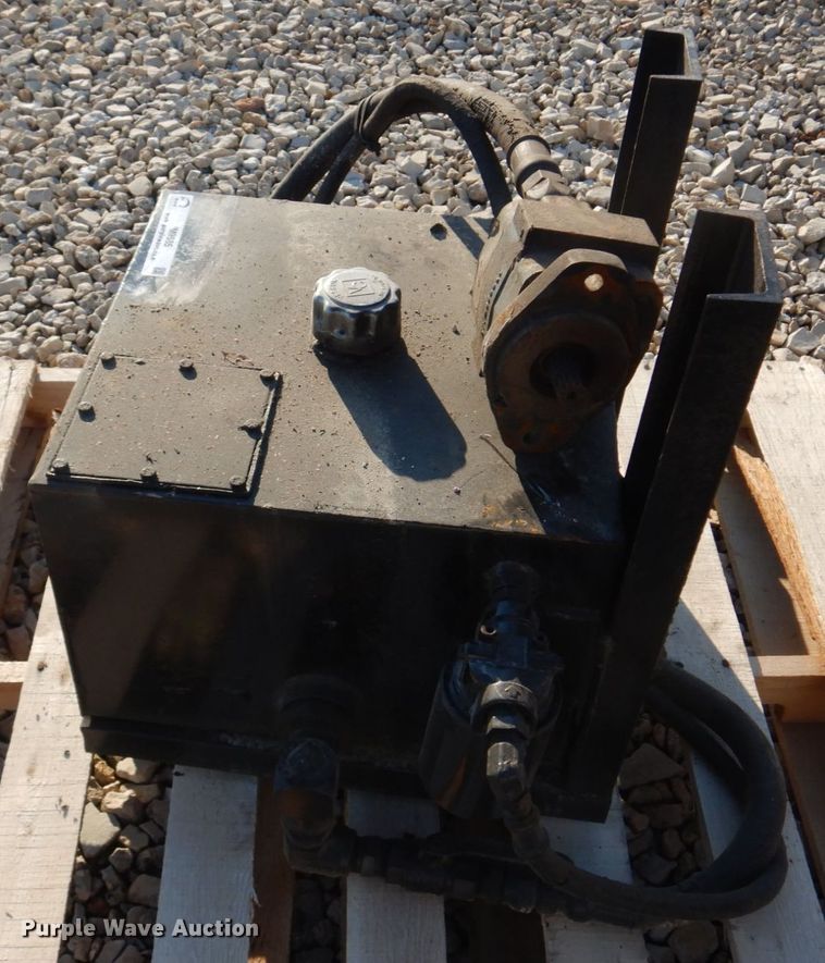 image for item IM9585 Hydraulic tank