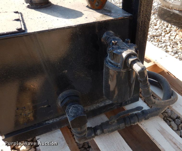 image for item IM9585 Hydraulic tank