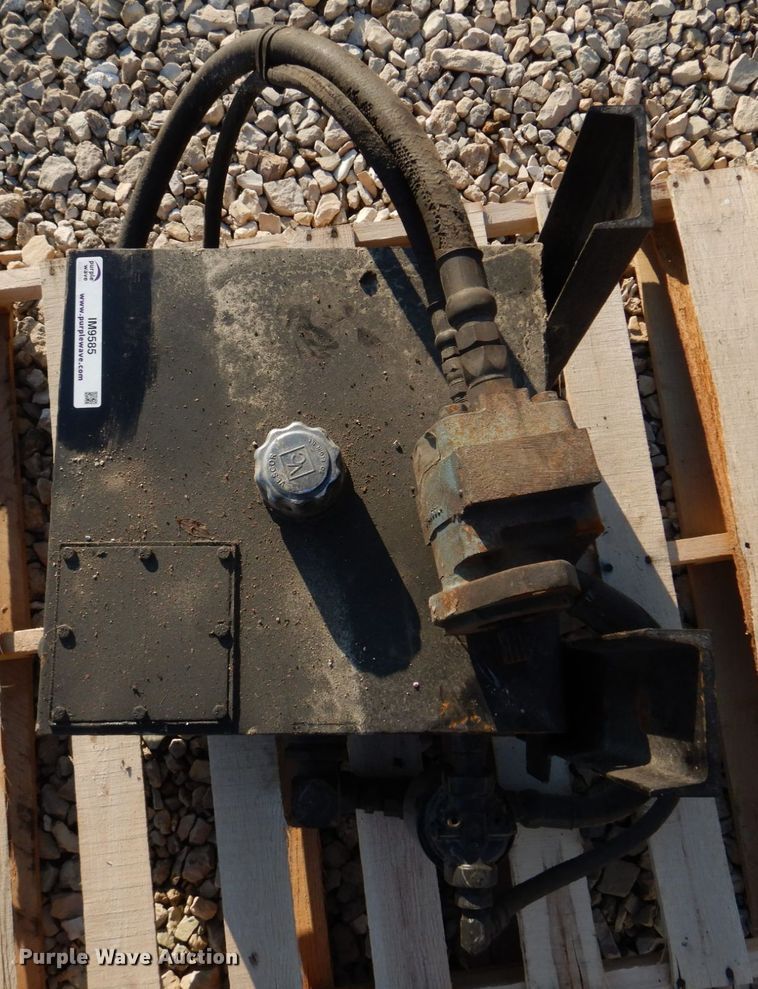 image for item IM9585 Hydraulic tank