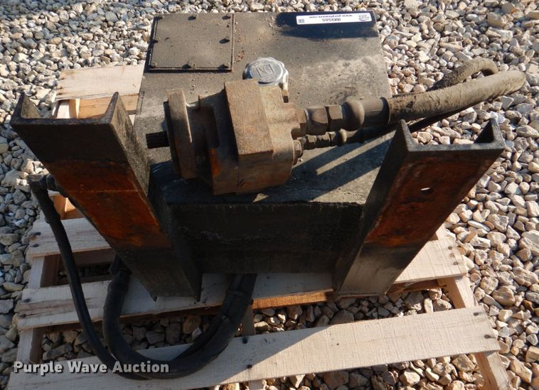 image for item IM9585 Hydraulic tank