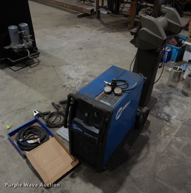 image for item IM9624 Miller Syncrowave 210  welder