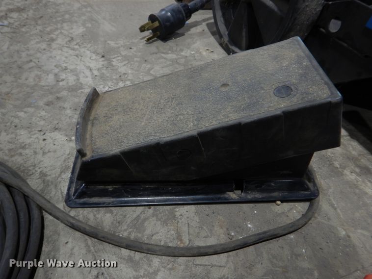 image for item IM9624 Miller Syncrowave 210  welder