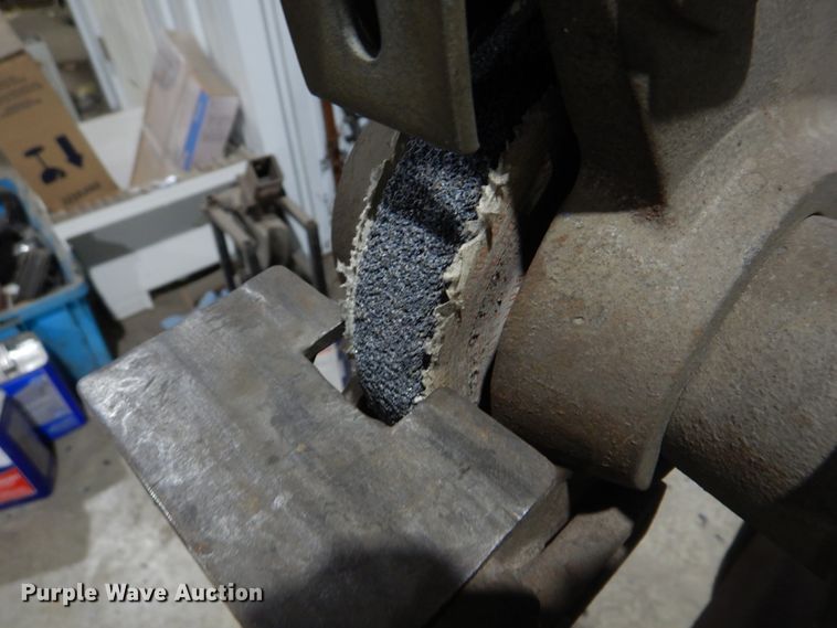 image for item IM9624 Miller Syncrowave 210  welder