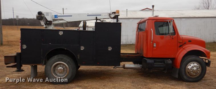 image for item IM9626 1994 International 4700  utility / service truck