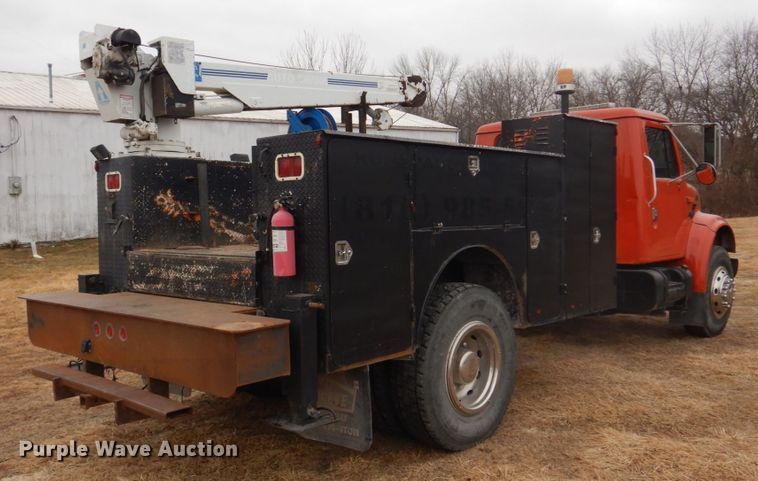 image for item IM9626 1994 International 4700  utility / service truck