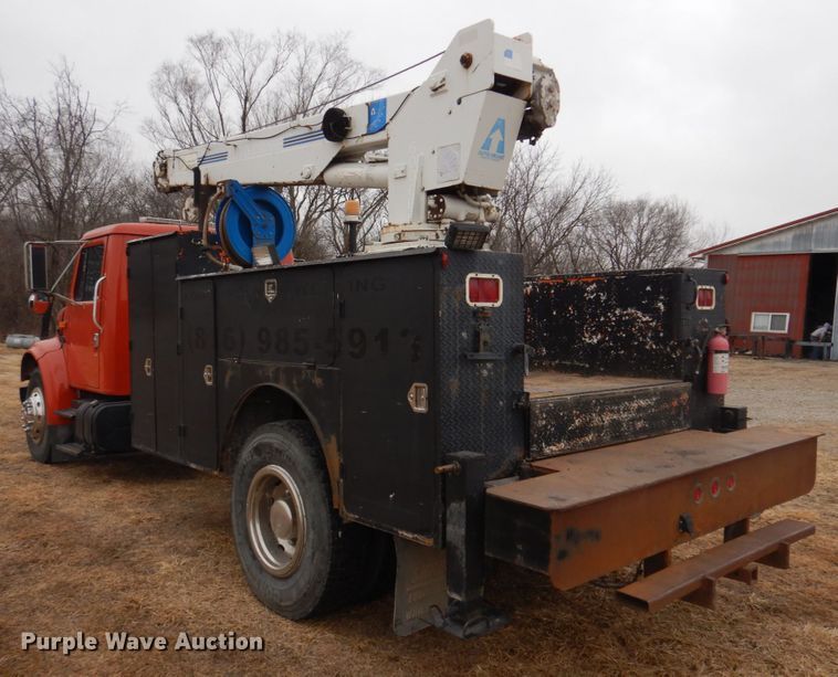 image for item IM9626 1994 International 4700  utility / service truck