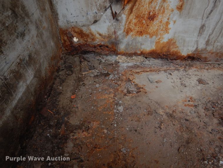 image for item IM9626 1994 International 4700  utility / service truck