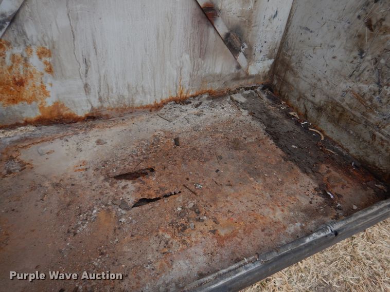 image for item IM9626 1994 International 4700  utility / service truck