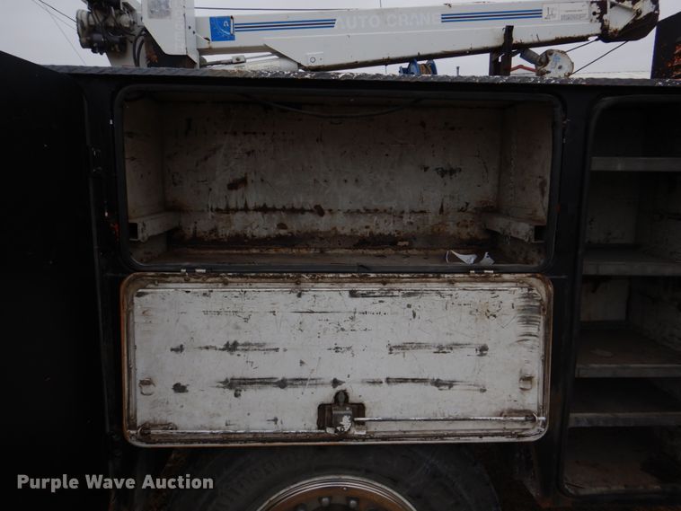 image for item IM9626 1994 International 4700  utility / service truck