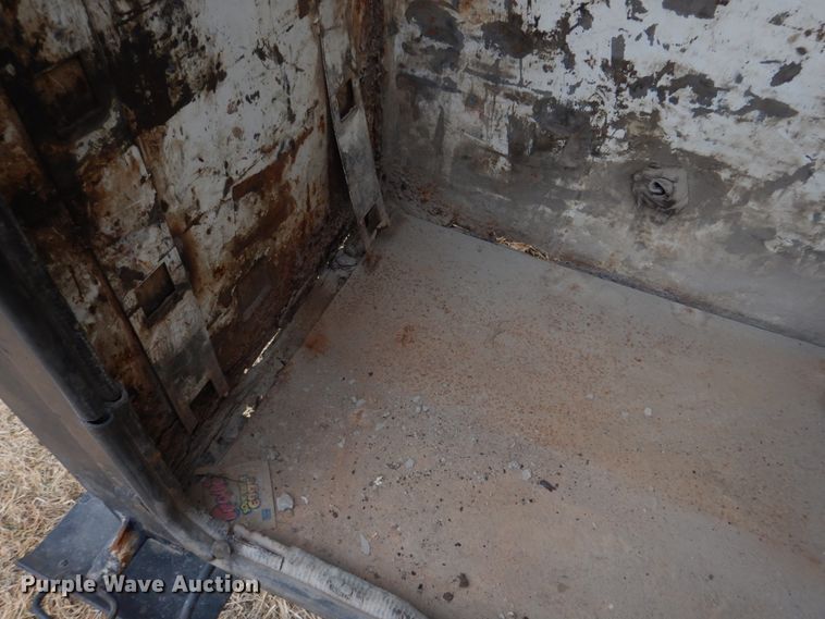 image for item IM9626 1994 International 4700  utility / service truck