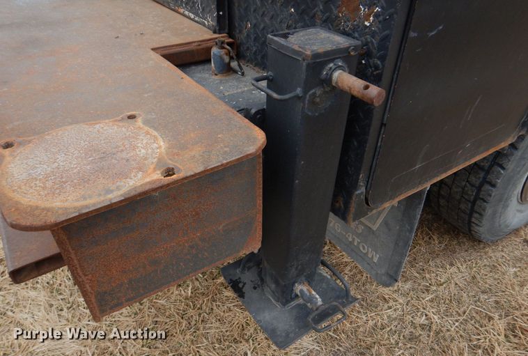 image for item IM9626 1994 International 4700  utility / service truck