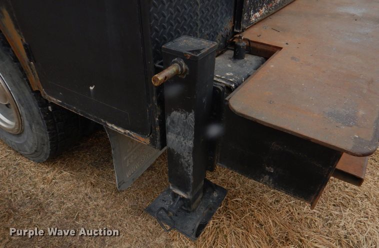 image for item IM9626 1994 International 4700  utility / service truck