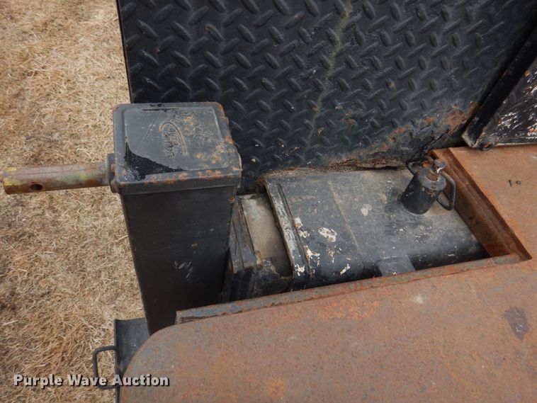 image for item IM9626 1994 International 4700  utility / service truck