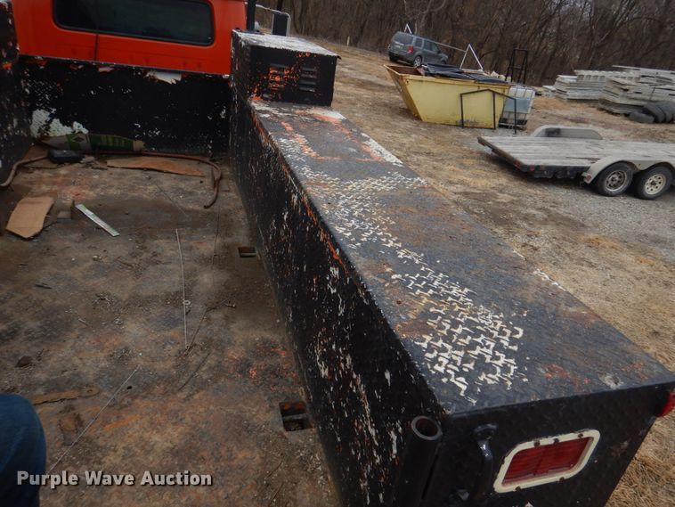 image for item IM9626 1994 International 4700  utility / service truck