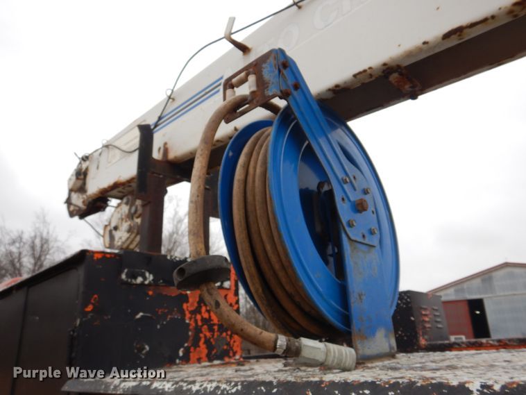 image for item IM9626 1994 International 4700  utility / service truck