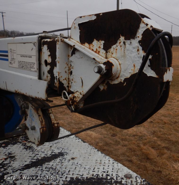 image for item IM9626 1994 International 4700  utility / service truck