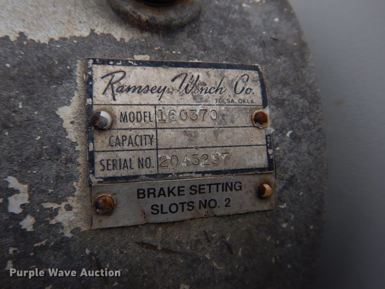 image for item IM9626 1994 International 4700  utility / service truck