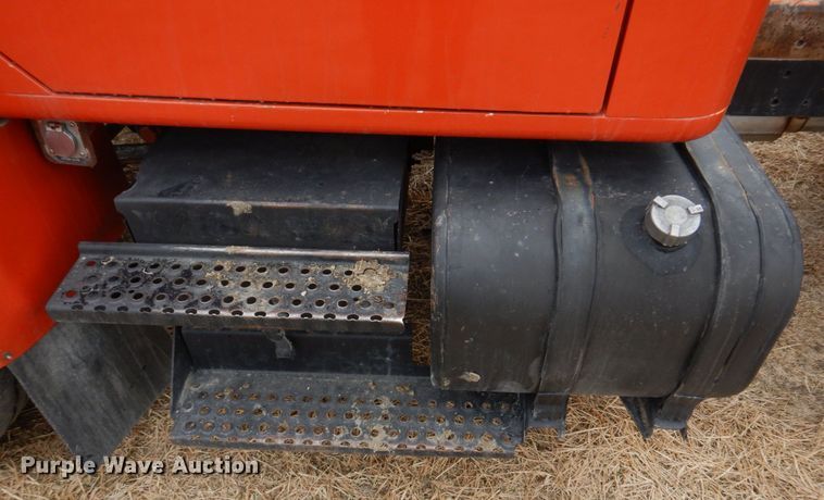 image for item IM9626 1994 International 4700  utility / service truck