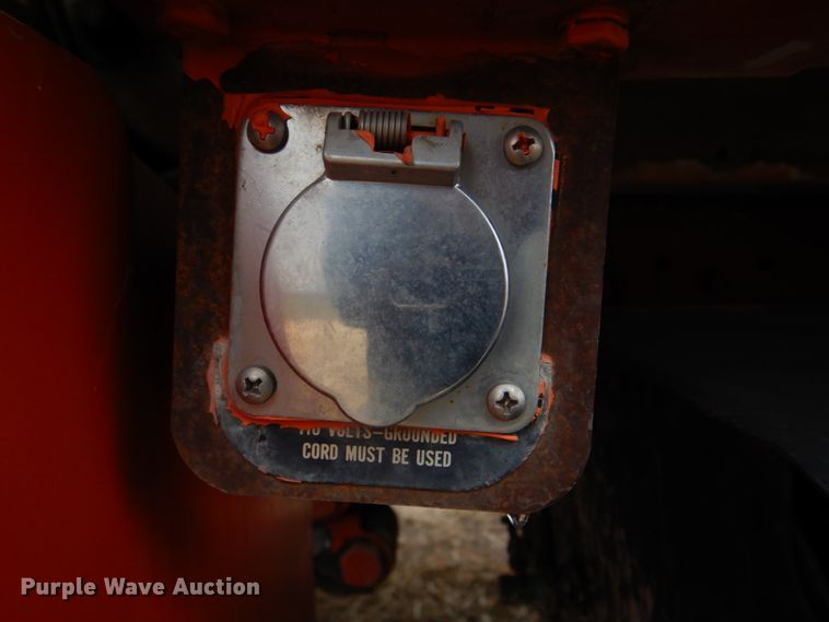 image for item IM9626 1994 International 4700  utility / service truck