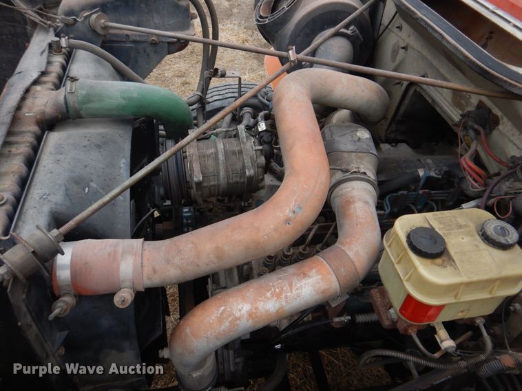 image for item IM9626 1994 International 4700  utility / service truck