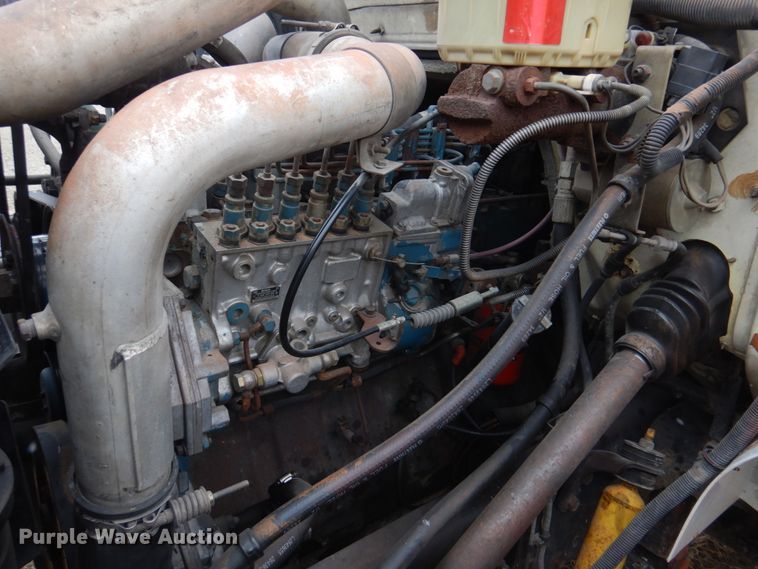 image for item IM9626 1994 International 4700  utility / service truck