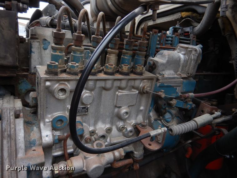 image for item IM9626 1994 International 4700  utility / service truck