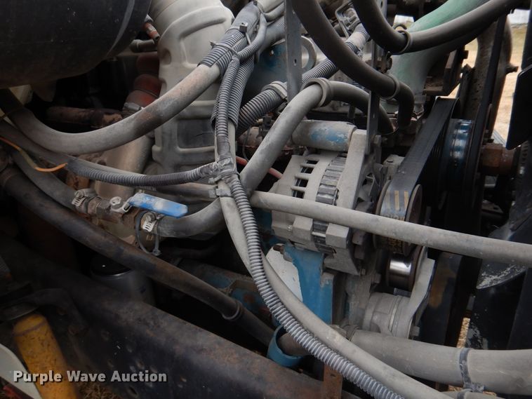 image for item IM9626 1994 International 4700  utility / service truck