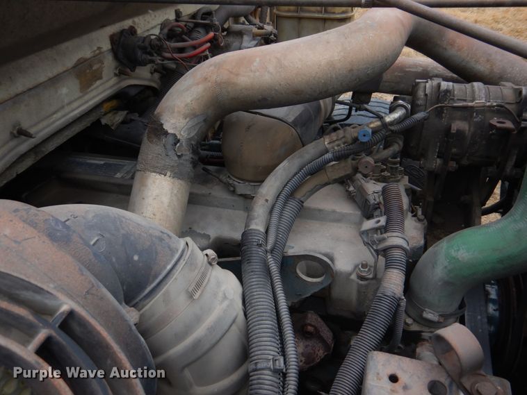 image for item IM9626 1994 International 4700  utility / service truck