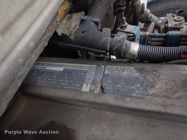 image for item IM9626 1994 International 4700  utility / service truck