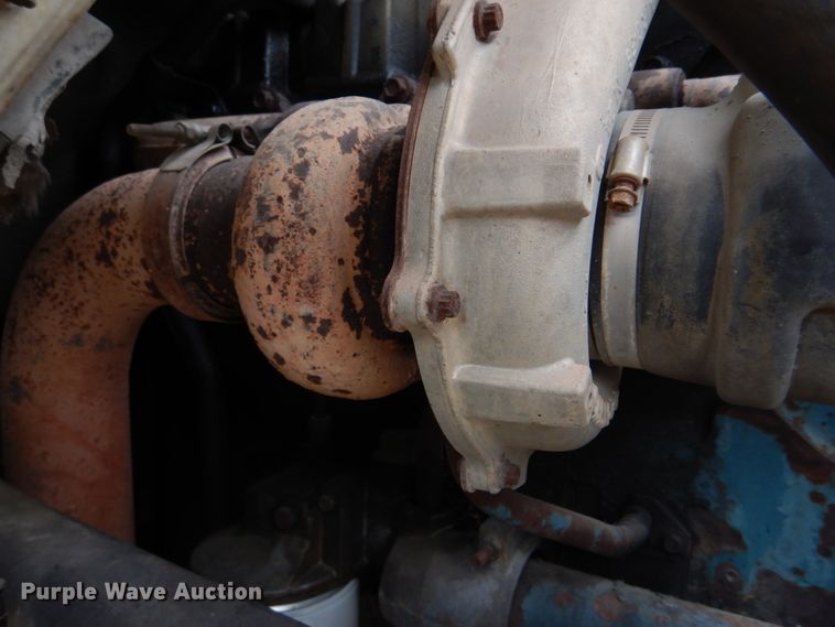 image for item IM9626 1994 International 4700  utility / service truck