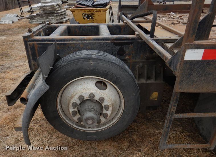 image for item IM9627 1992 Mack DM690S  flatbed truck