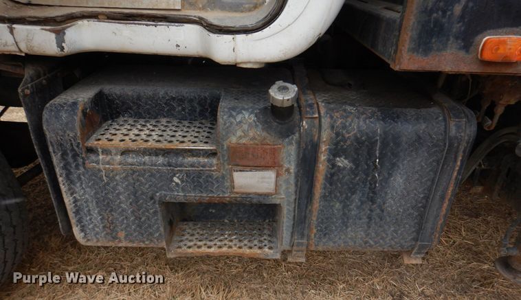 image for item IM9627 1992 Mack DM690S  flatbed truck