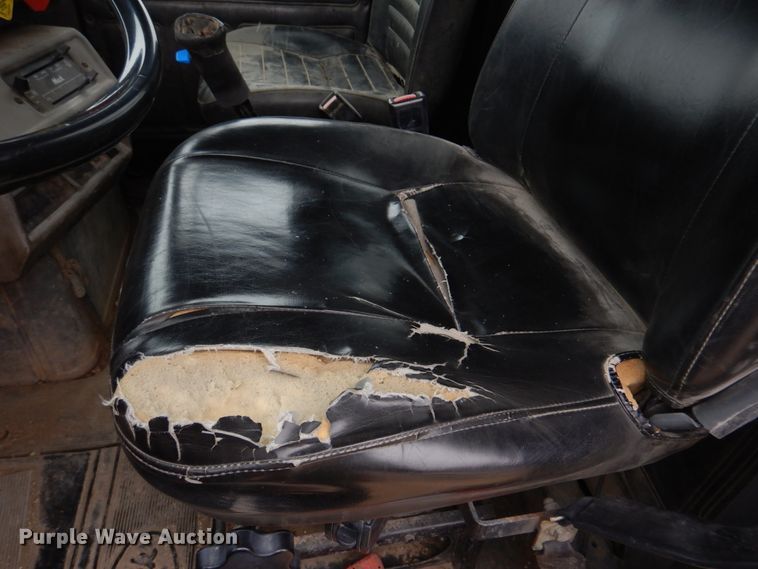 image for item IM9627 1992 Mack DM690S  flatbed truck