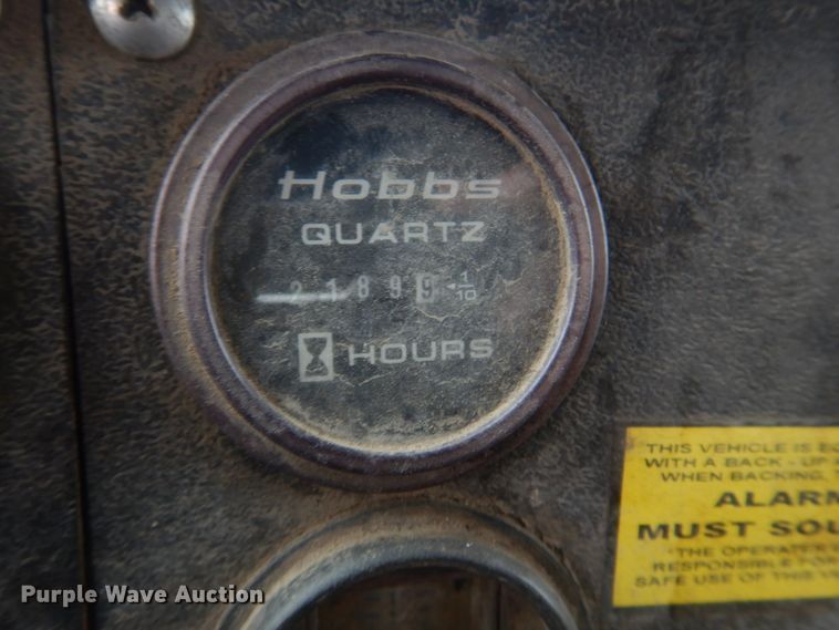 image for item IM9627 1992 Mack DM690S  flatbed truck