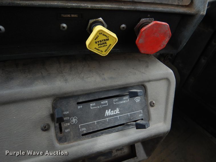 image for item IM9627 1992 Mack DM690S  flatbed truck