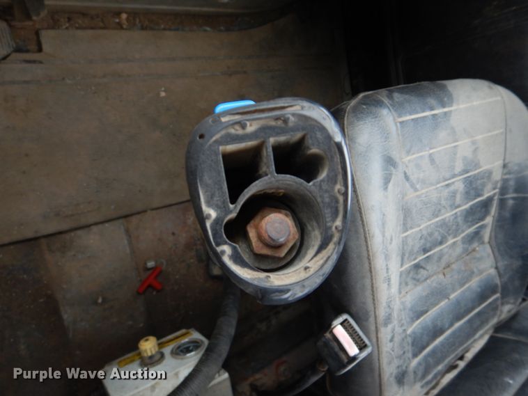 image for item IM9627 1992 Mack DM690S  flatbed truck