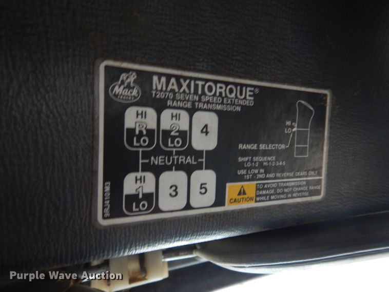 image for item IM9627 1992 Mack DM690S  flatbed truck