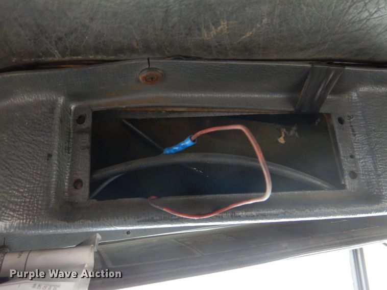 image for item IM9627 1992 Mack DM690S  flatbed truck