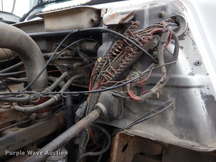 image for item IM9627 1992 Mack DM690S  flatbed truck