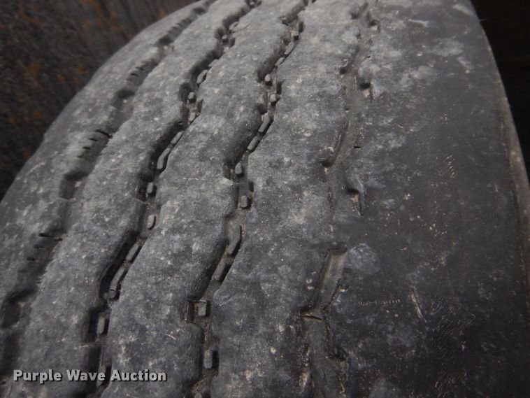 image for item IM9627 1992 Mack DM690S  flatbed truck