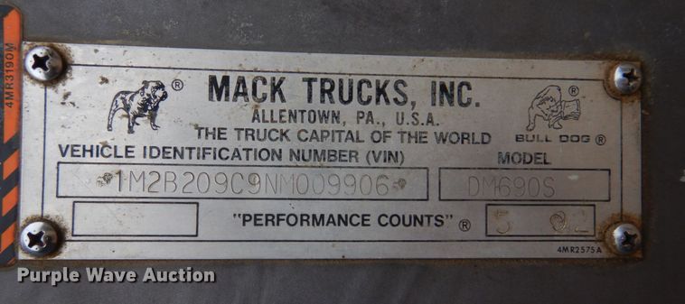 image for item IM9627 1992 Mack DM690S  flatbed truck