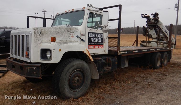 image for item IM9628 1986 International F2674  crane truck