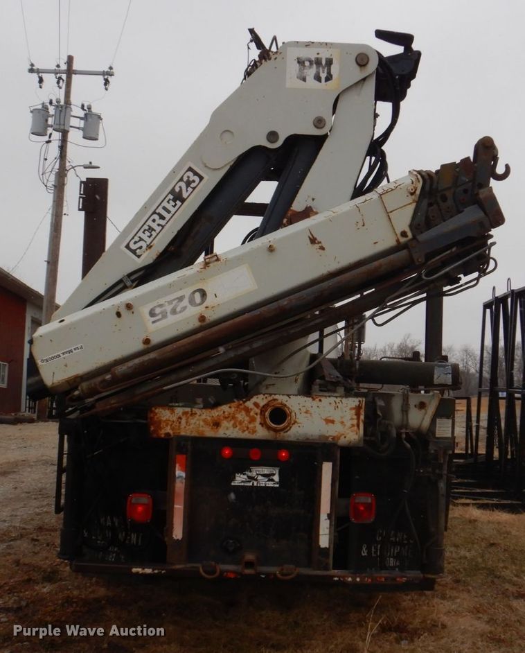 image for item IM9628 1986 International F2674  crane truck