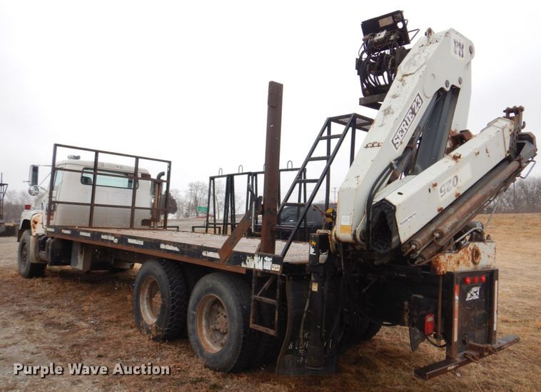image for item IM9628 1986 International F2674  crane truck
