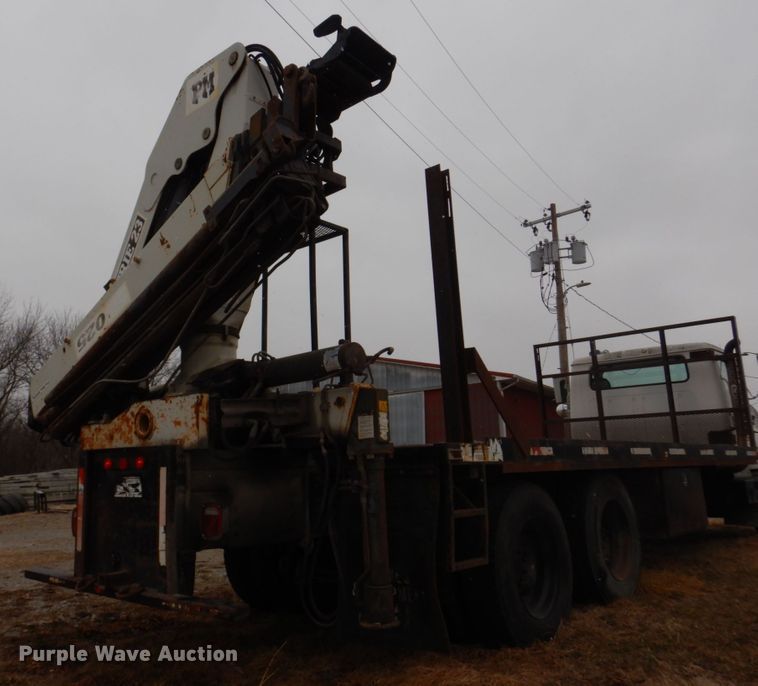 image for item IM9628 1986 International F2674  crane truck